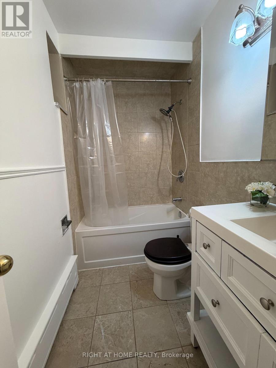 1b - 336 The West Mall, Toronto, Ontario  M9C 1E4 - Photo 17 - W12958876