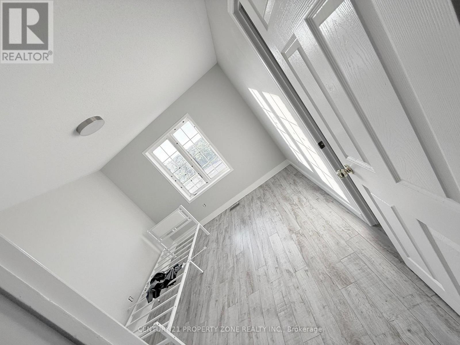 2 Abbotsbury Drive, Brampton, Ontario  L6X 0S3 - Photo 8 - W12979990