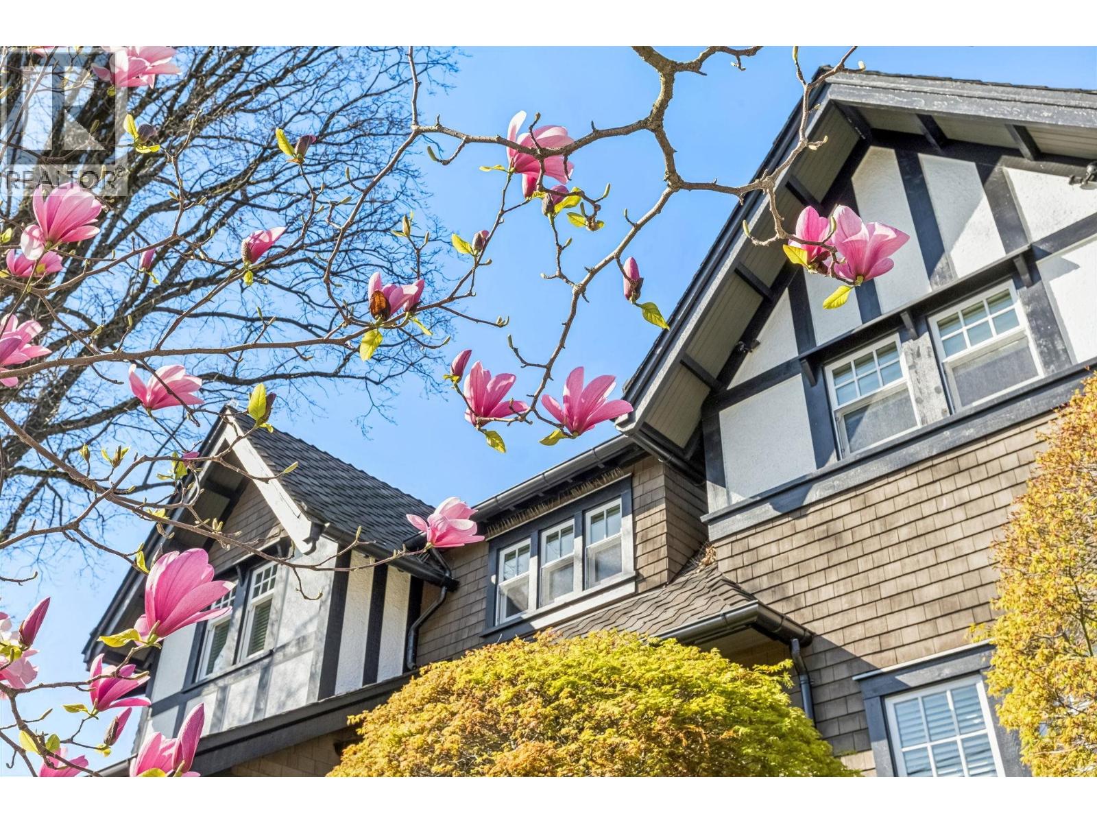 207 116 W 23rd Street, North Vancouver, British Columbia  V7M 2A9 - Photo 3 - R3109763