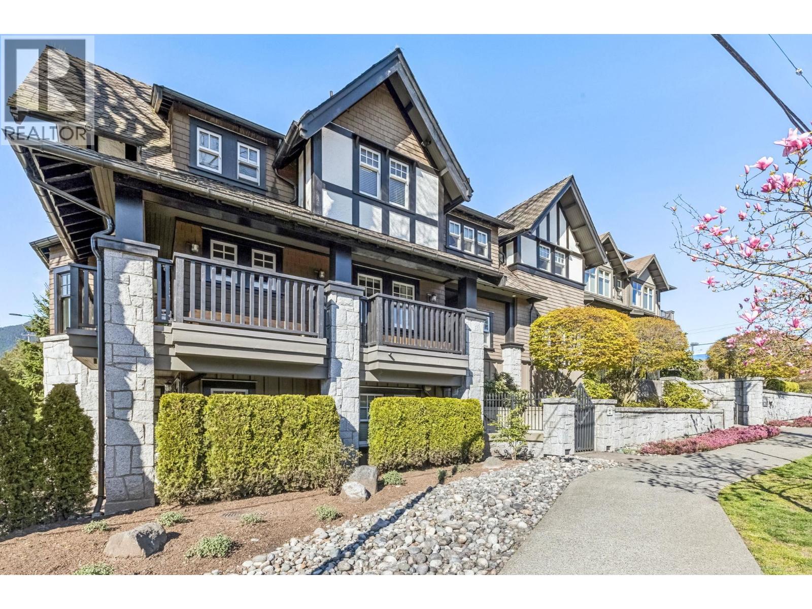 207 116 W 23RD STREET, North Vancouver, British Columbia