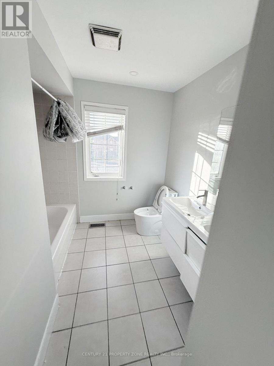 2 Abbotsbury Drive, Brampton, Ontario  L6X 0S3 - Photo 11 - W12979990