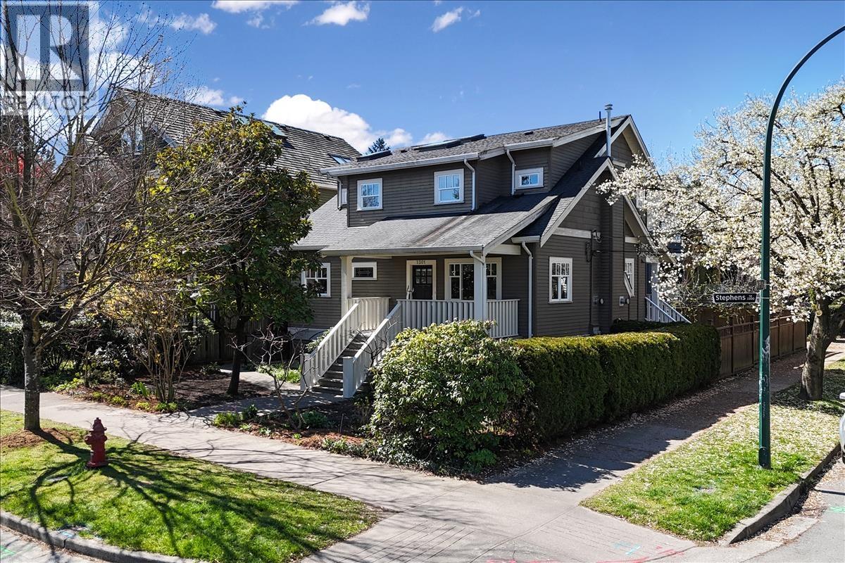 2301 STEPHENS STREET, Vancouver, British Columbia