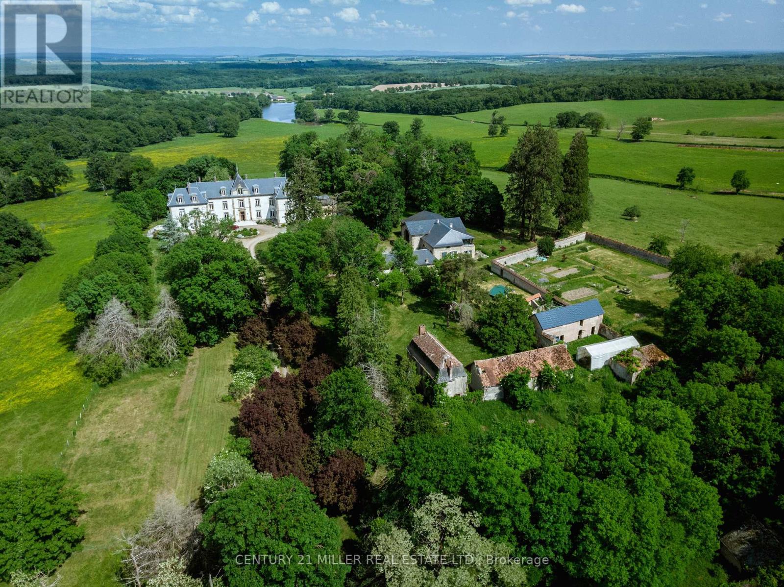 58270 Beaumont-Sardolles, France, Ontario   - Photo 40 - Z8045748