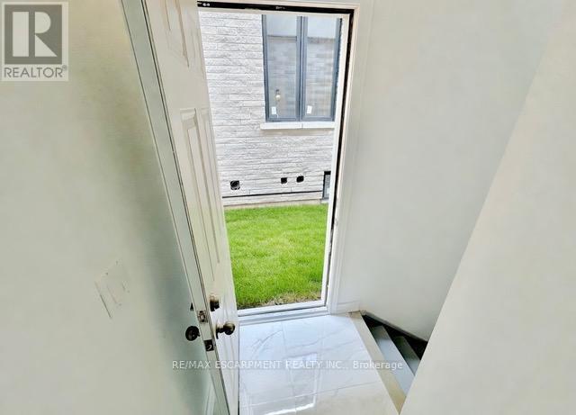 15 Davinci Boulevard, Hamilton, Ontario  L9B 1B7 - Photo 19 - X12937216