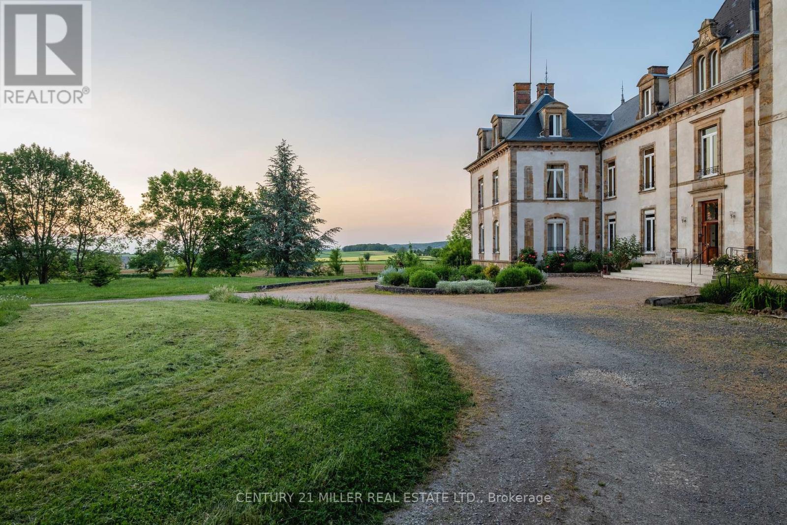 58270 Beaumont-Sardolles, France, Ontario   - Photo 32 - Z8045748