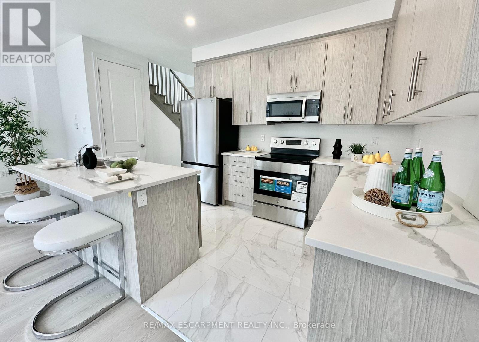 15 Davinci Boulevard, Hamilton, Ontario  L9B 1B7 - Photo 11 - X12937216