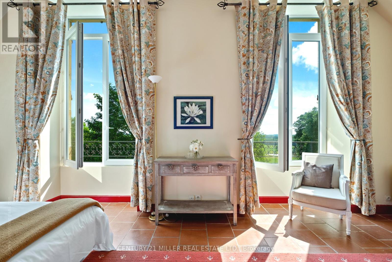 58270 Beaumont-Sardolles, France, Ontario   - Photo 13 - Z8045748