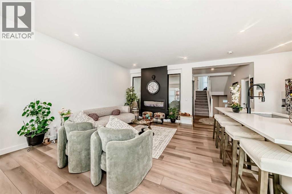 385 Edith Road NW, Calgary, Alberta  T3R 1Y9 - Photo 9 - A2299875