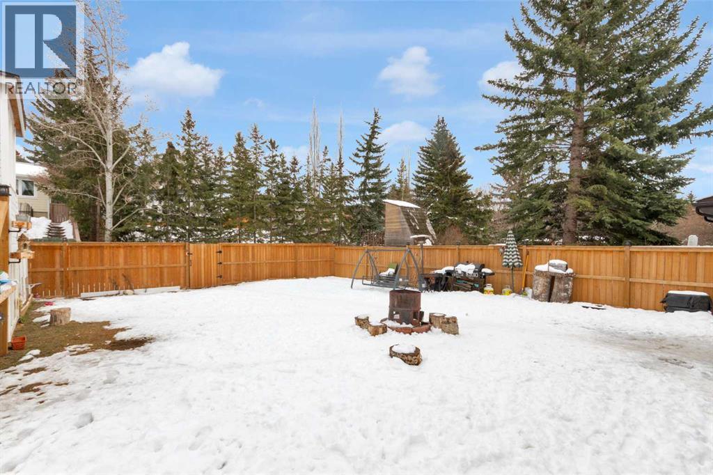 60 Dalhurst Way NW, Calgary, Alberta  T3A 1N7 - Photo 30 - A2300689