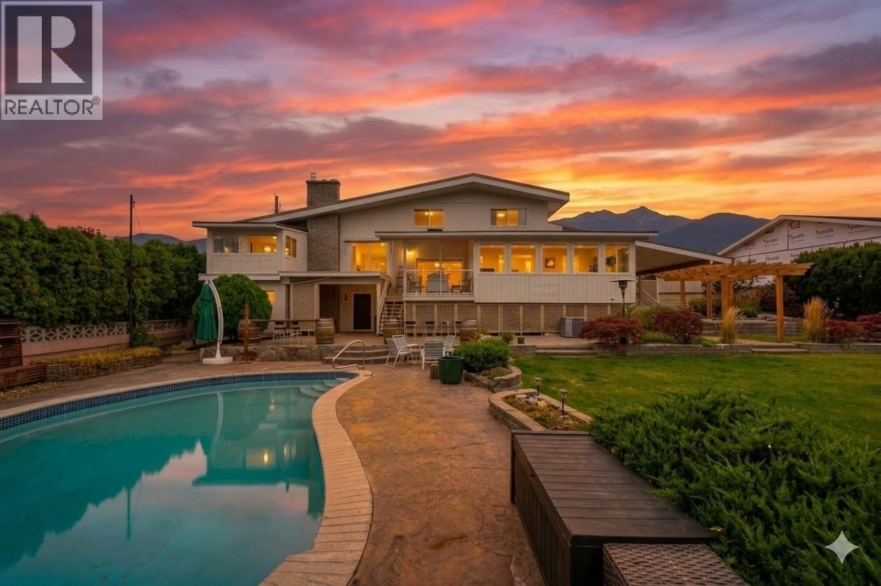 Oliver House for sale:  4 bedroom 2,909 sq.ft. (Listed 2026-04-09)