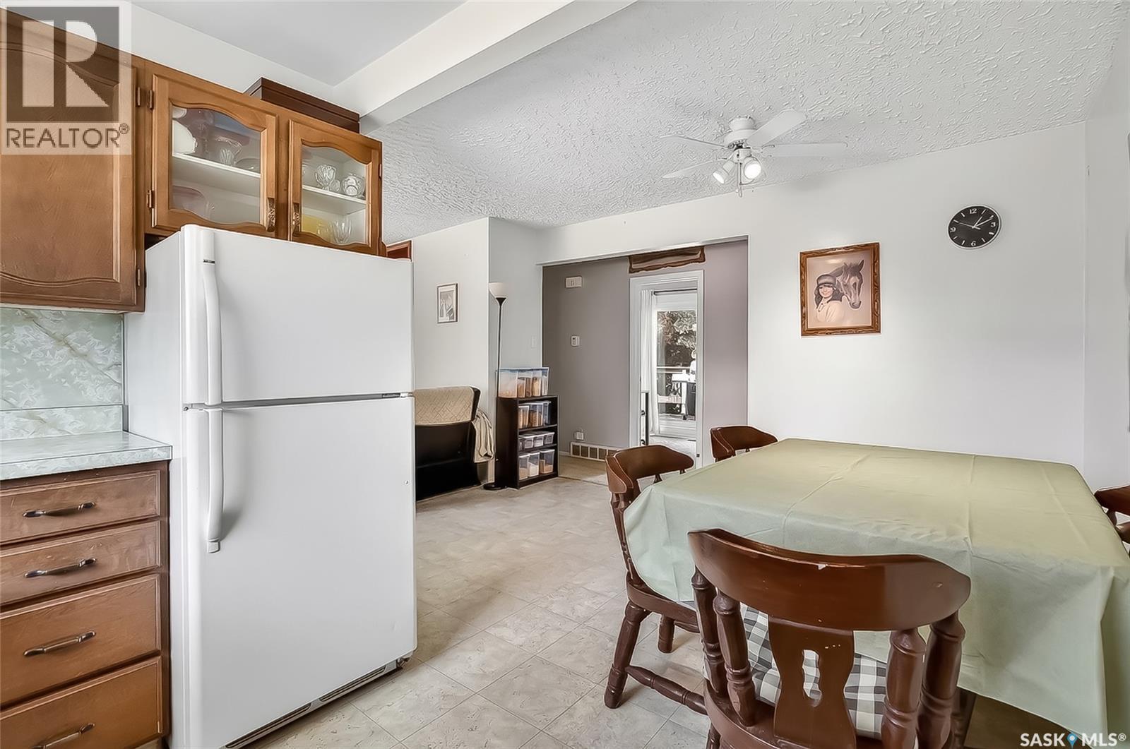 1220 Hochelaga Street W, Moose Jaw, Saskatchewan  S6H 2J4 - Photo 11 - SK032556