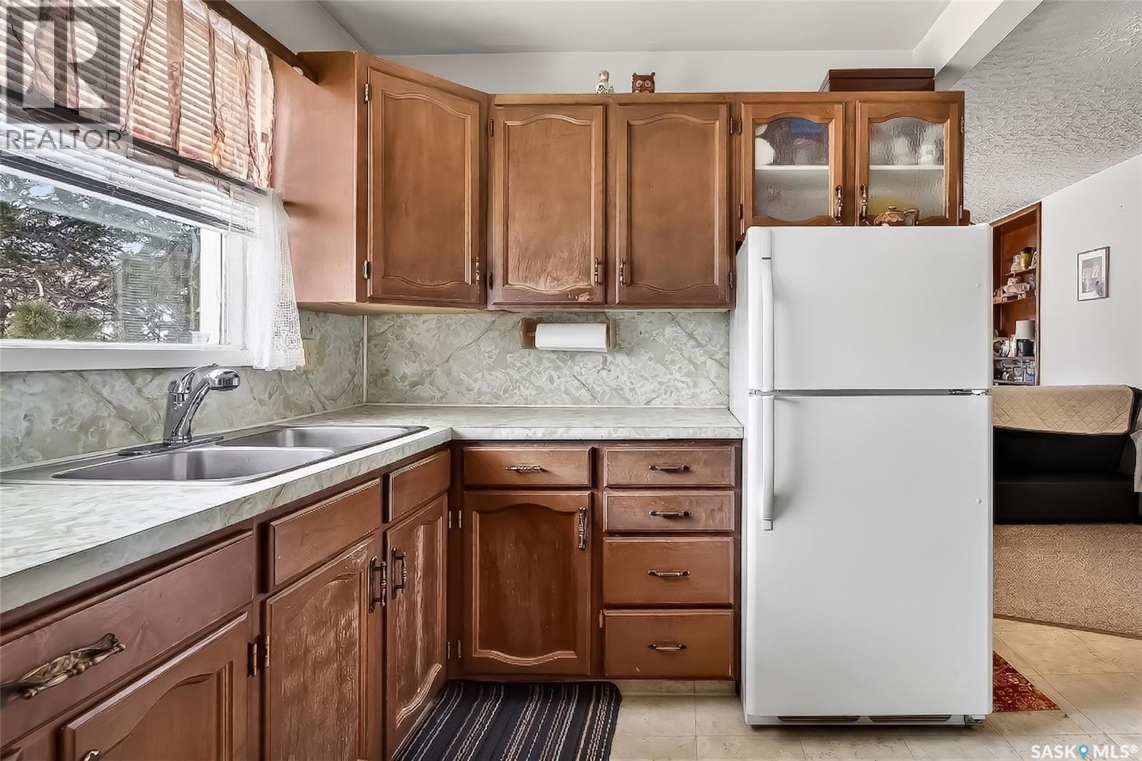 1220 Hochelaga Street W, Moose Jaw, Saskatchewan  S6H 2J4 - Photo 12 - SK032556