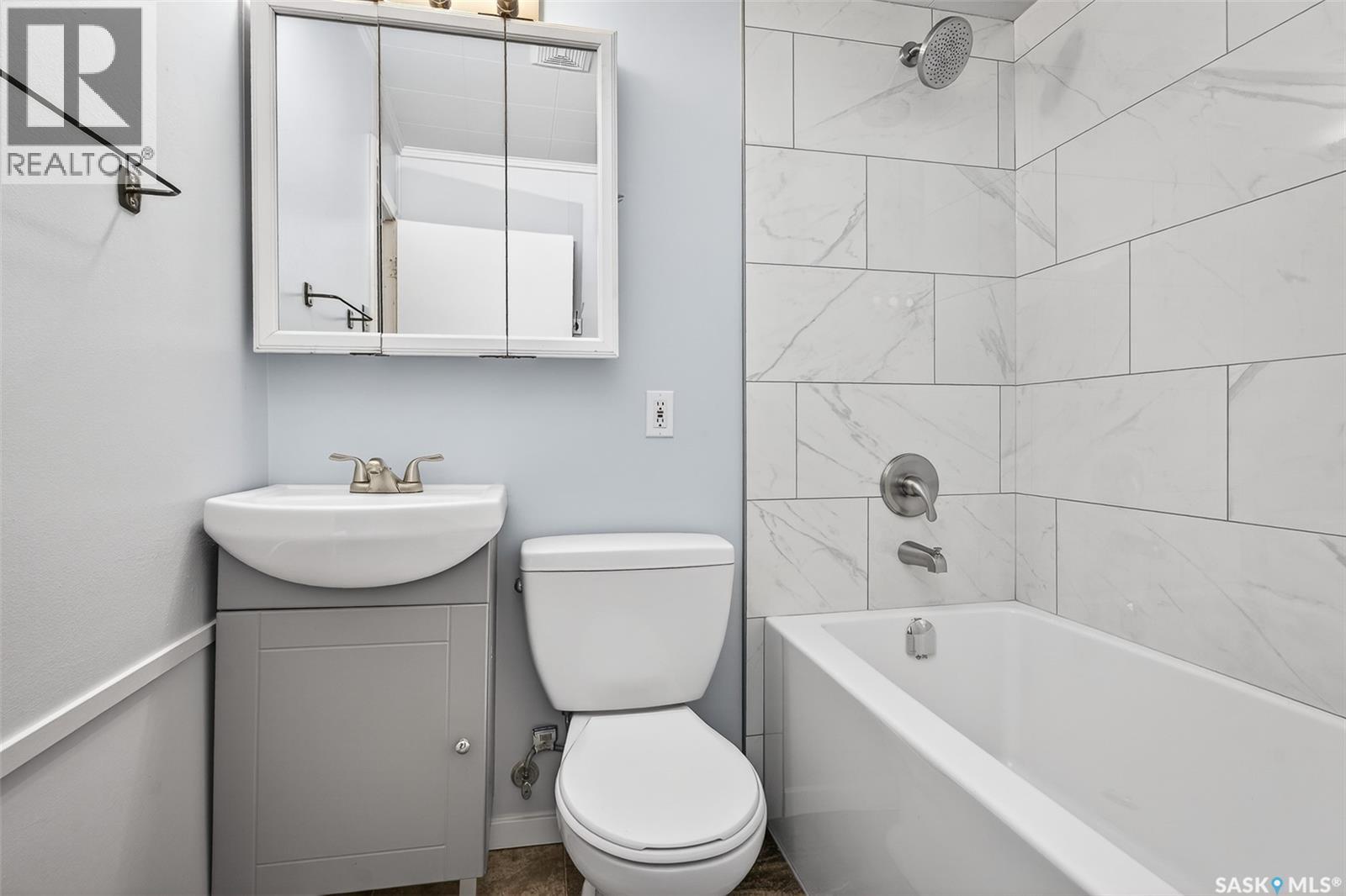 1220 Hochelaga Street W, Moose Jaw, Saskatchewan  S6H 2J4 - Photo 32 - SK032556