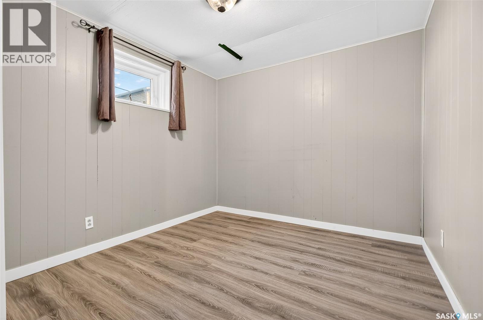 1220 Hochelaga Street W, Moose Jaw, Saskatchewan  S6H 2J4 - Photo 33 - SK032556