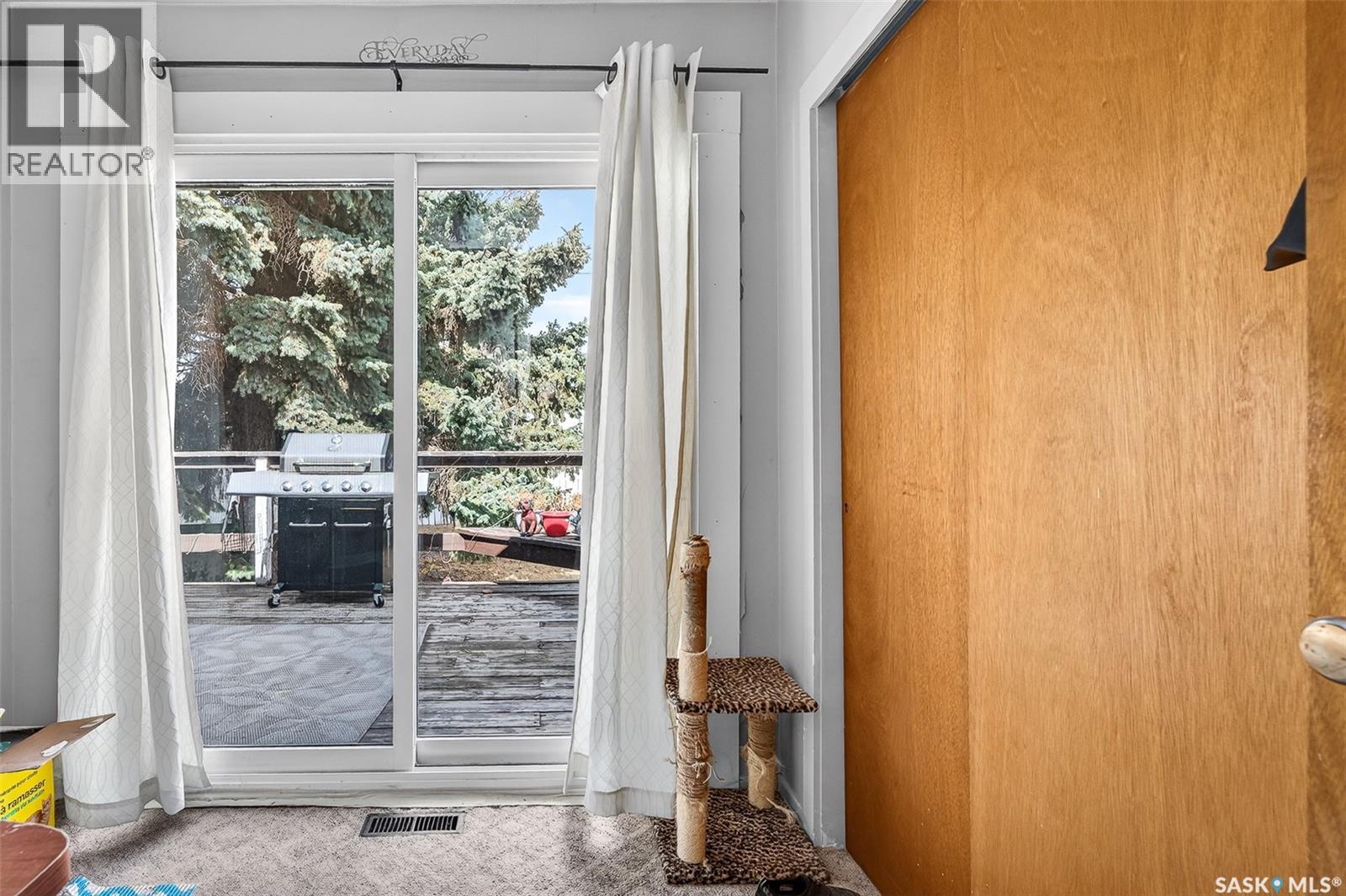 1220 Hochelaga Street W, Moose Jaw, Saskatchewan  S6H 2J4 - Photo 37 - SK032556