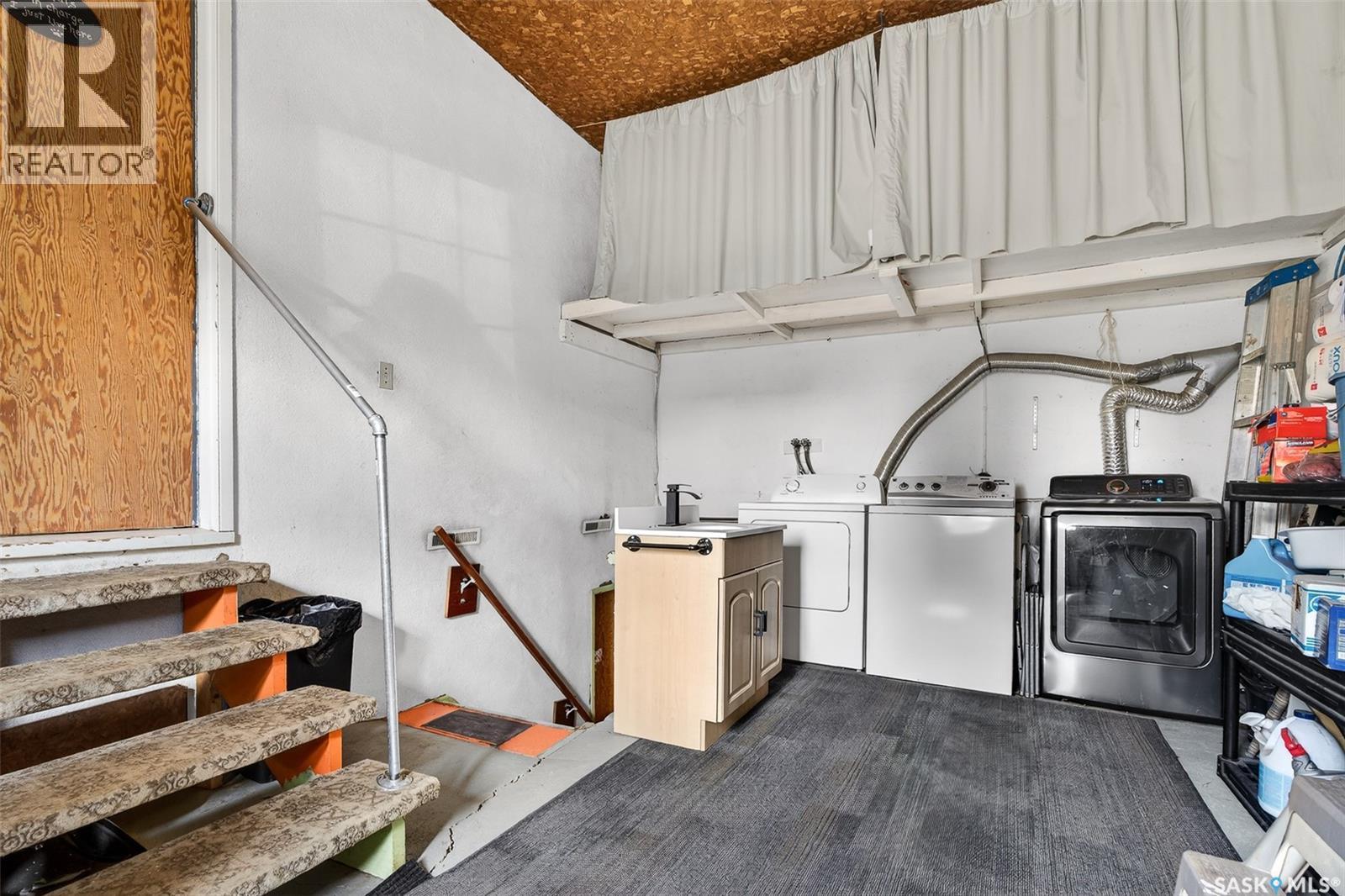 1220 Hochelaga Street W, Moose Jaw, Saskatchewan  S6H 2J4 - Photo 5 - SK032556