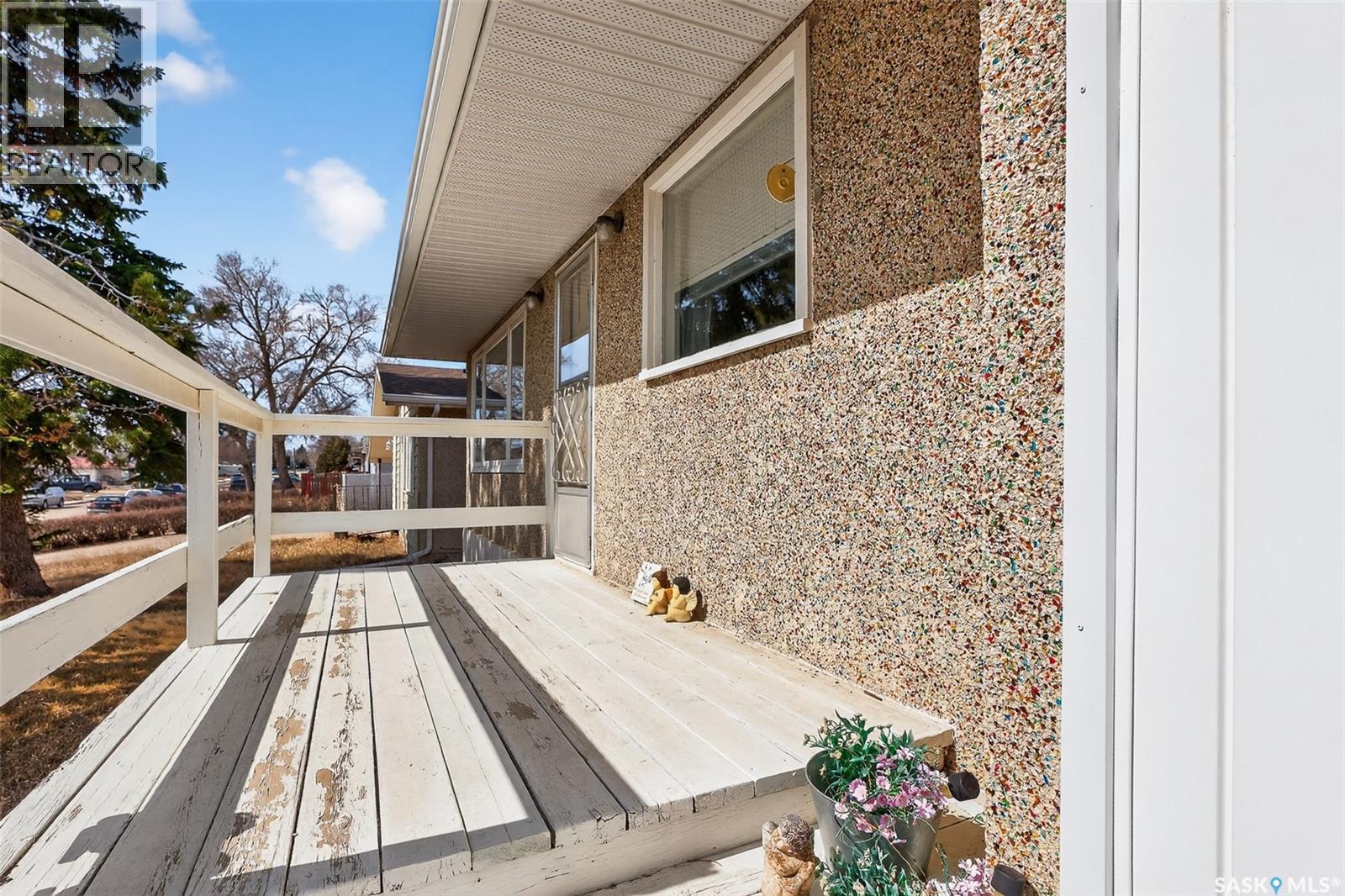 1220 Hochelaga Street W, Moose Jaw, Saskatchewan  S6H 2J4 - Photo 52 - SK032556