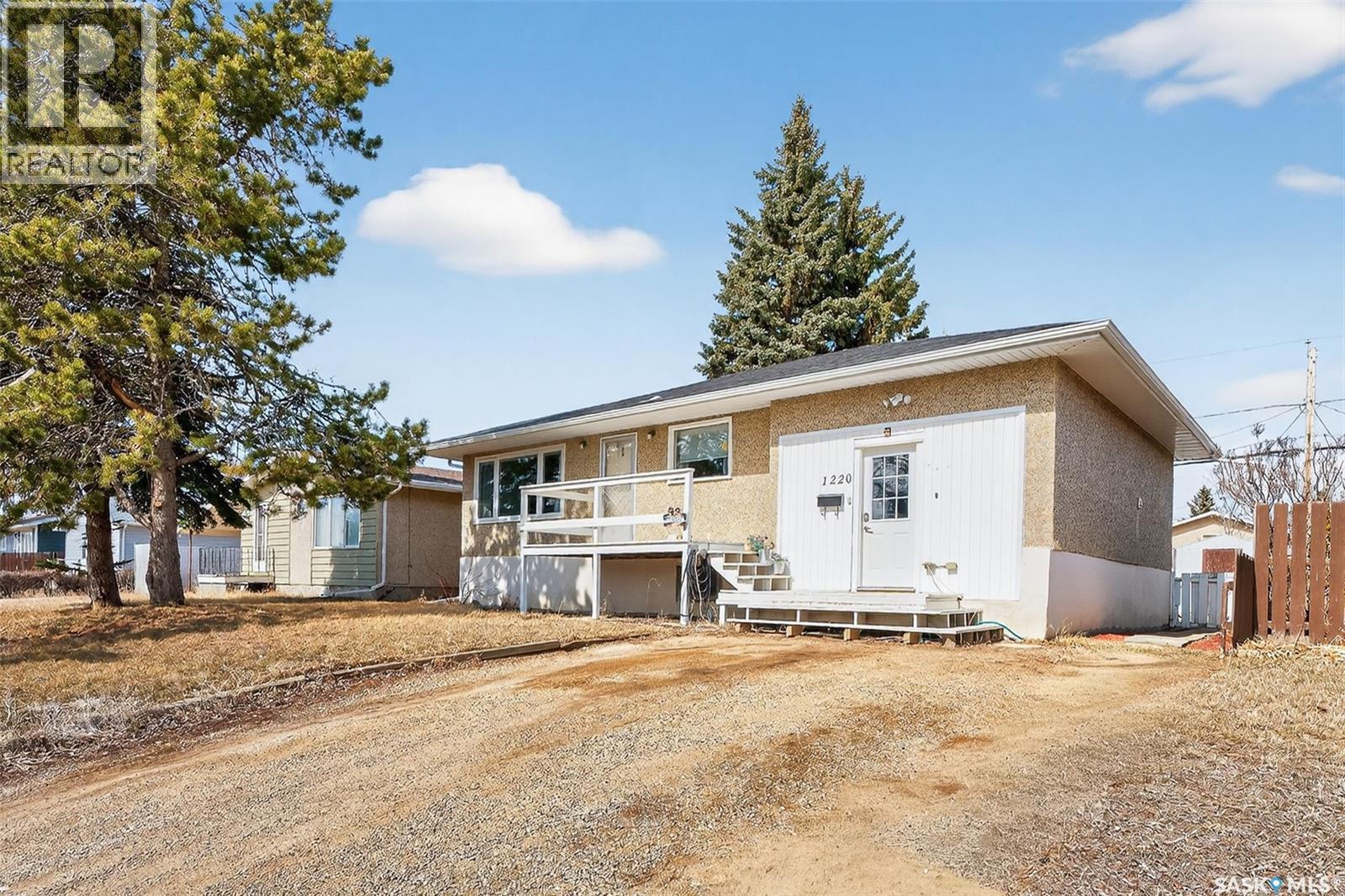 1220 Hochelaga Street W, Moose Jaw, Saskatchewan  S6H 2J4 - Photo 61 - SK032556