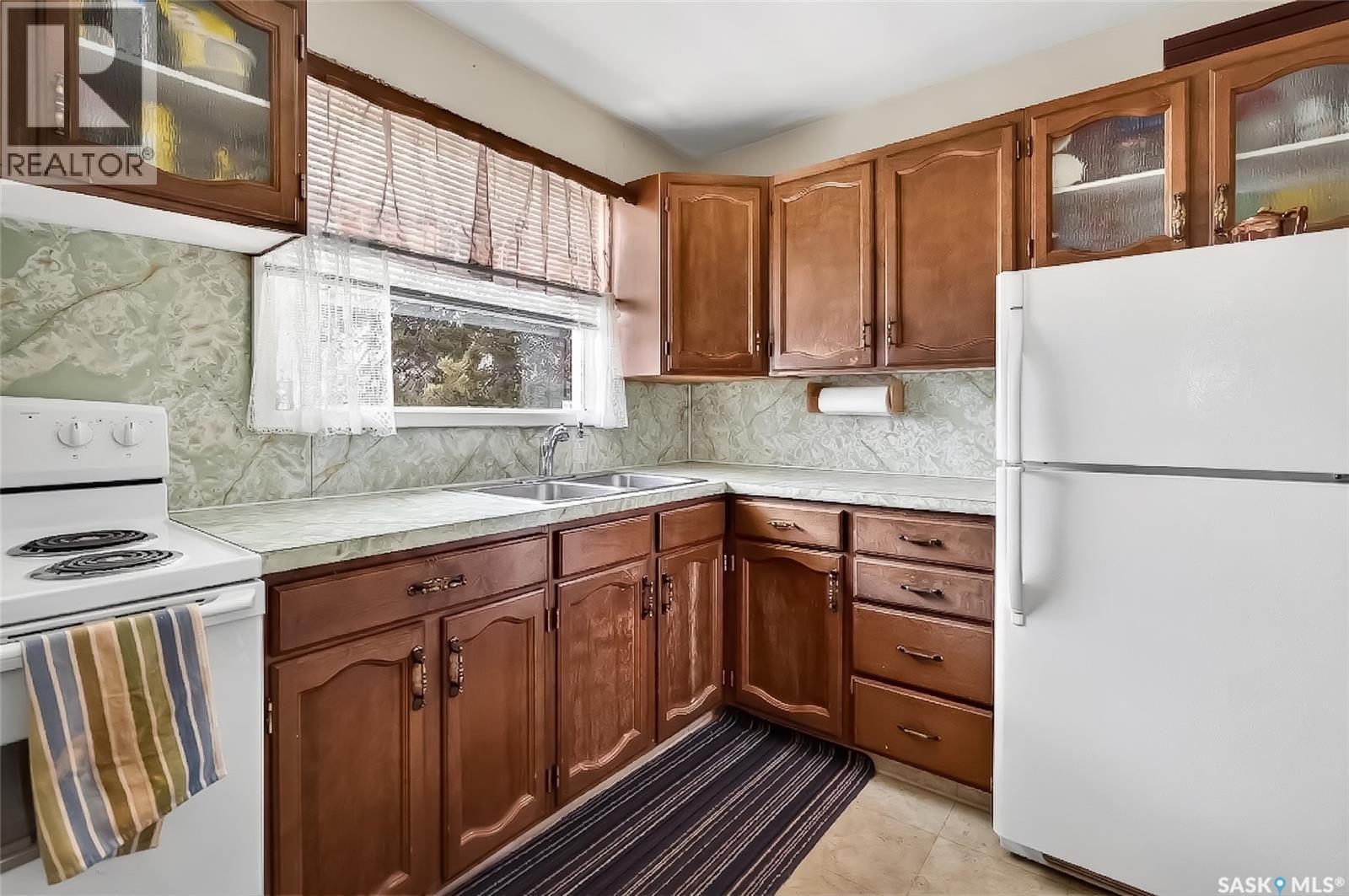 1220 Hochelaga Street W, Moose Jaw, Saskatchewan  S6H 2J4 - Photo 9 - SK032556