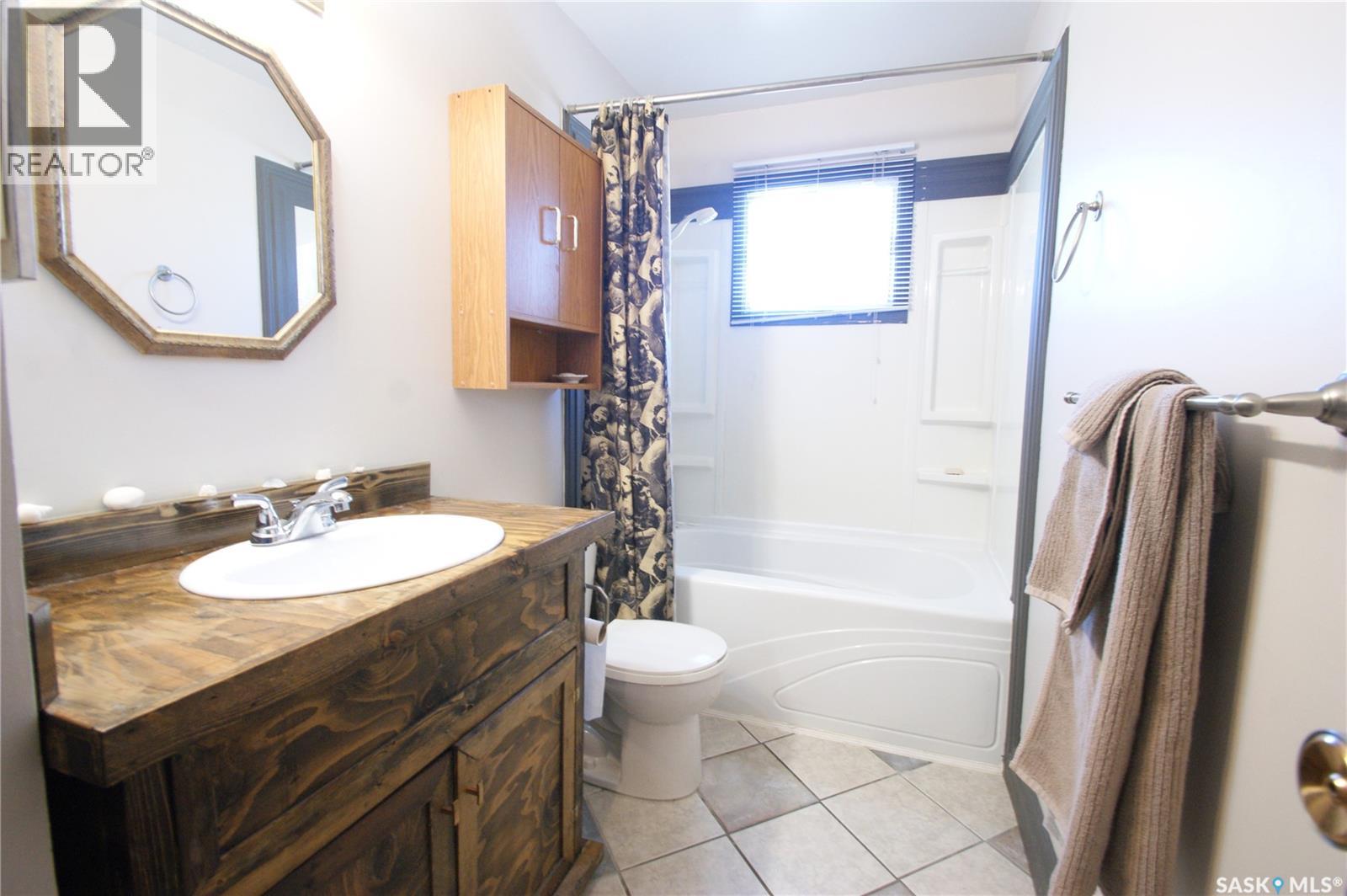 119 Ramsay Court, Saskatoon, Saskatchewan  S7H 4H3 - Photo 12 - SK032538