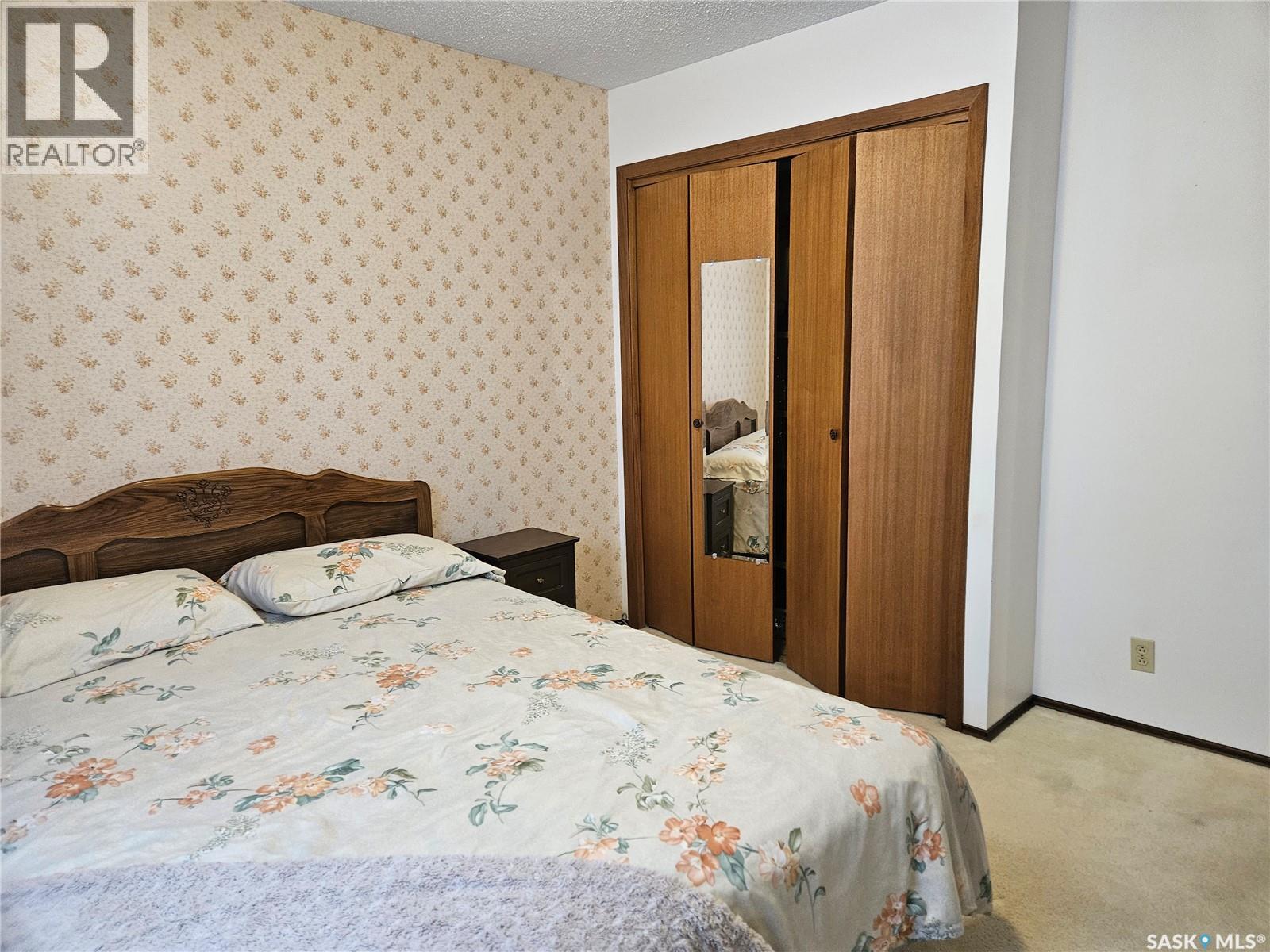 335 Aspen Drive, Swift Current, Saskatchewan  S9H 3Z8 - Photo 10 - SK032523