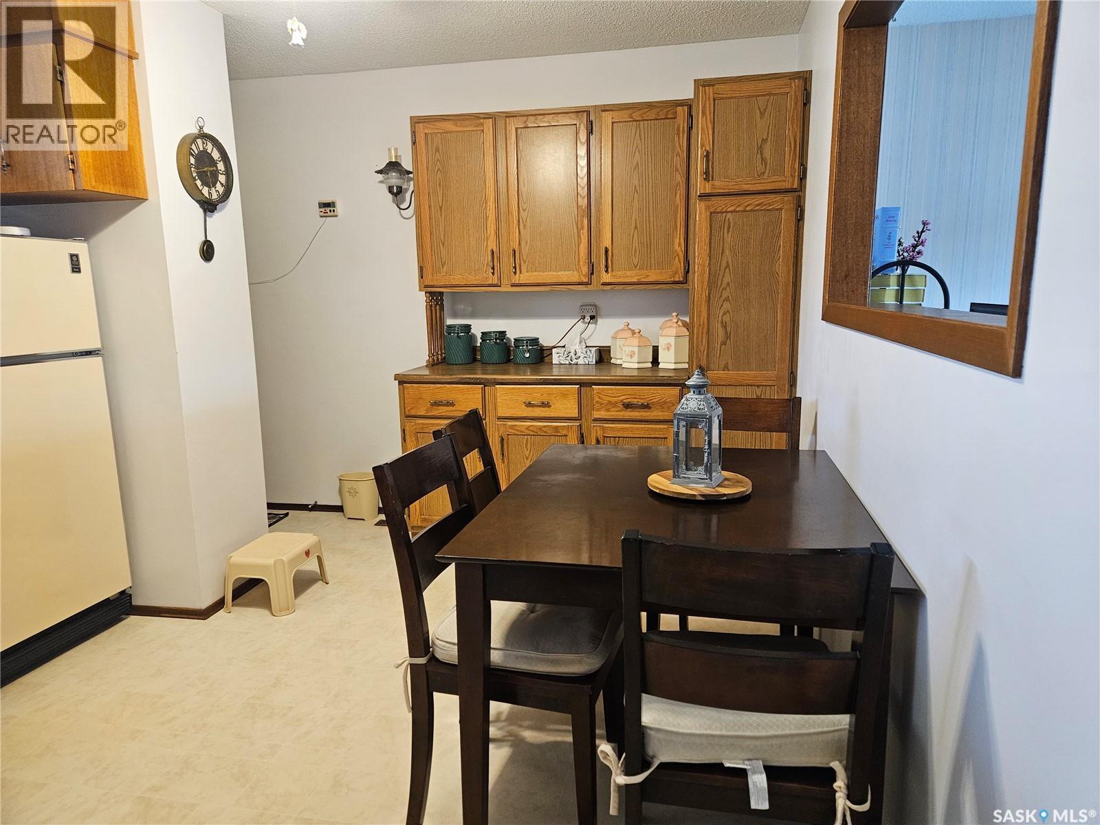 335 Aspen Drive, Swift Current, Saskatchewan  S9H 3Z8 - Photo 4 - SK032523