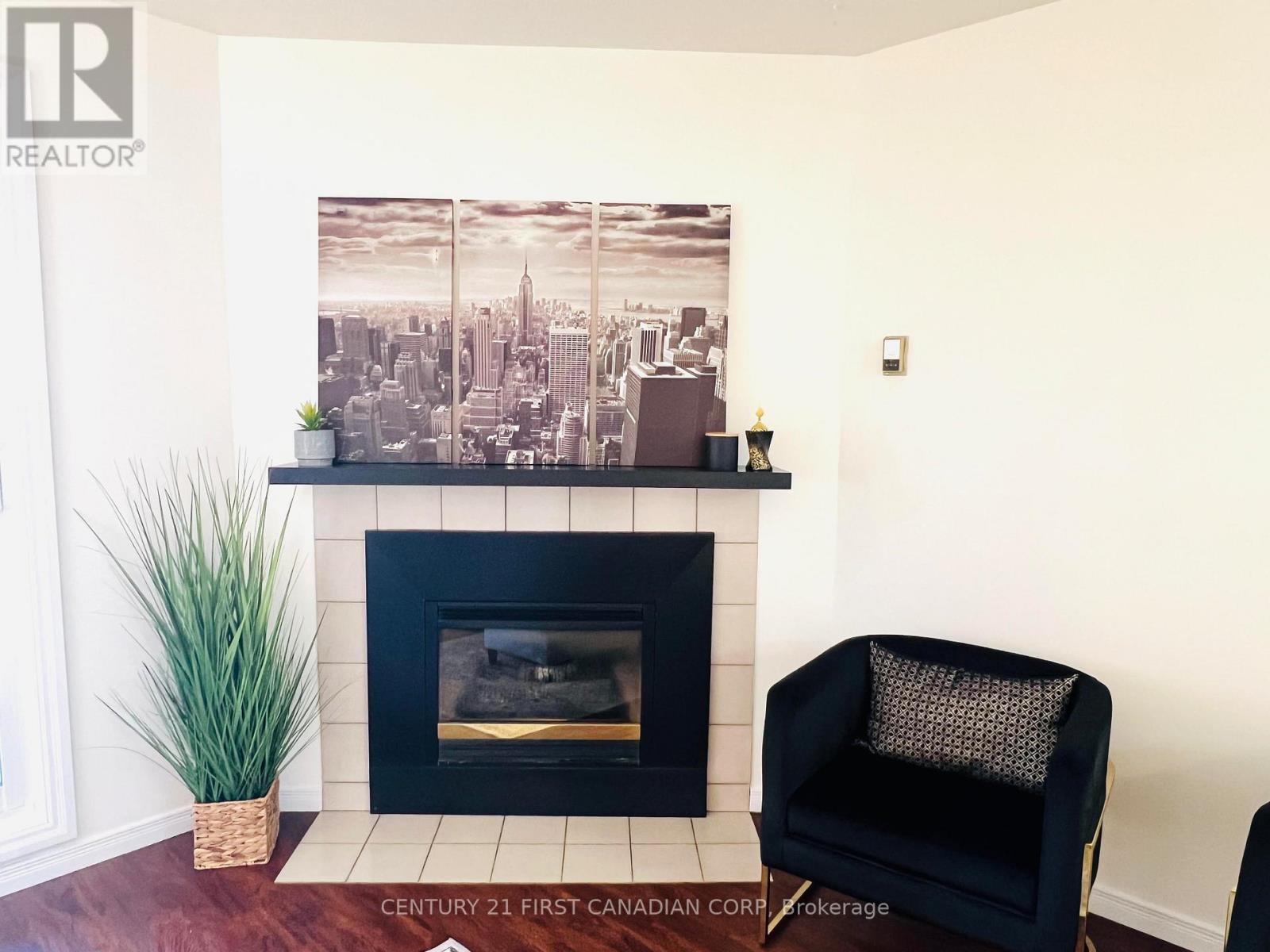 Photo 19 of 30 for 92 - 144 Conway Drive