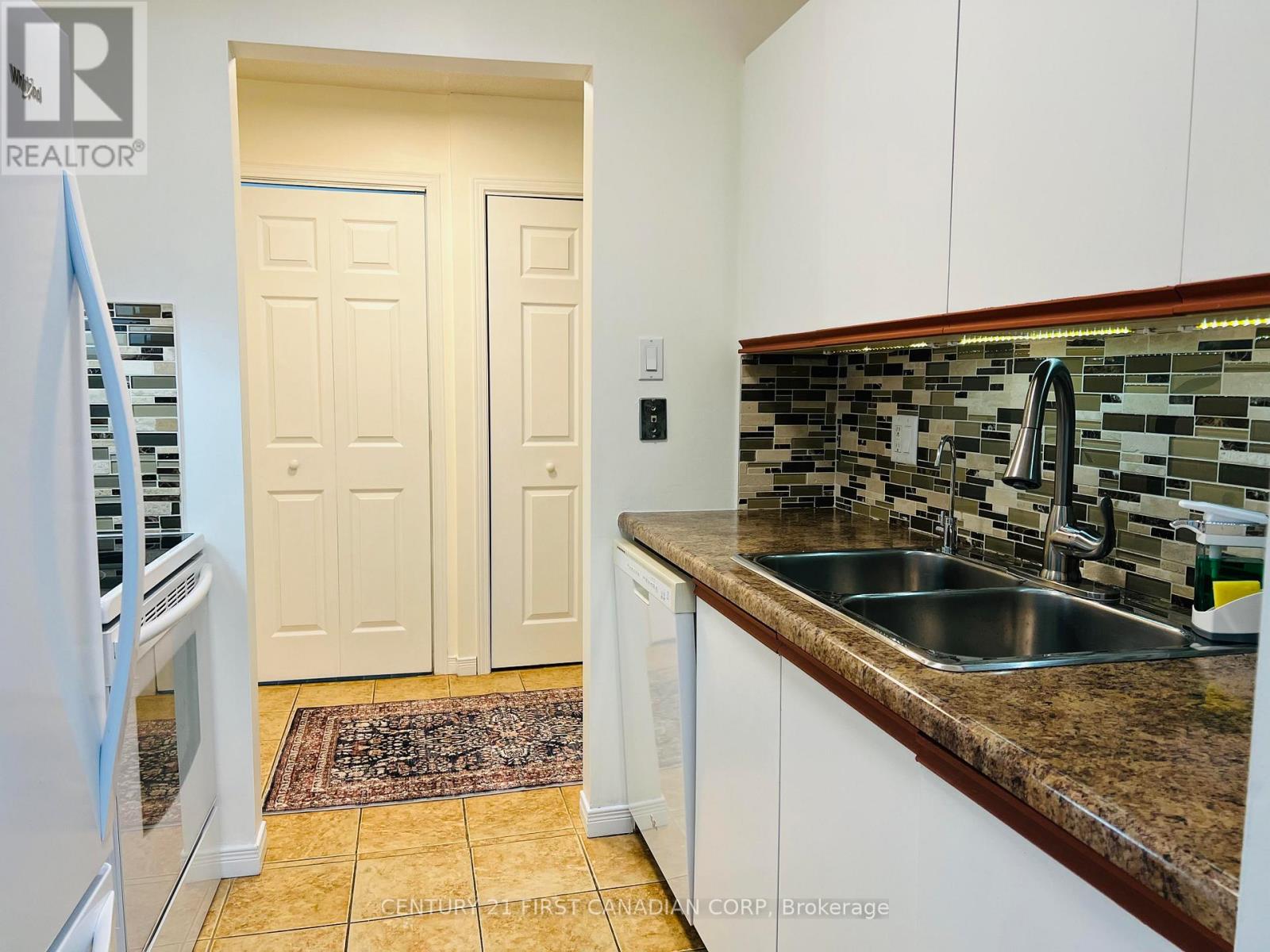 92 - 144 Conway Drive, London South, Ontario  N6E 3N3 - Photo 11 - X12982776