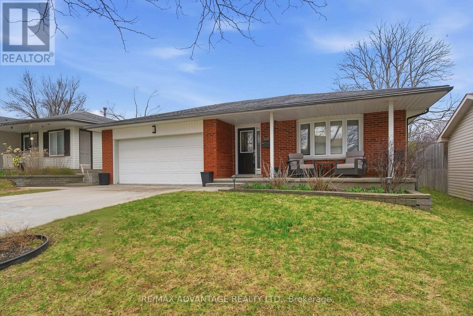 219 Highview Avenue W, London South, Ontario  N6J 4C8 - Photo 2 - X12977748