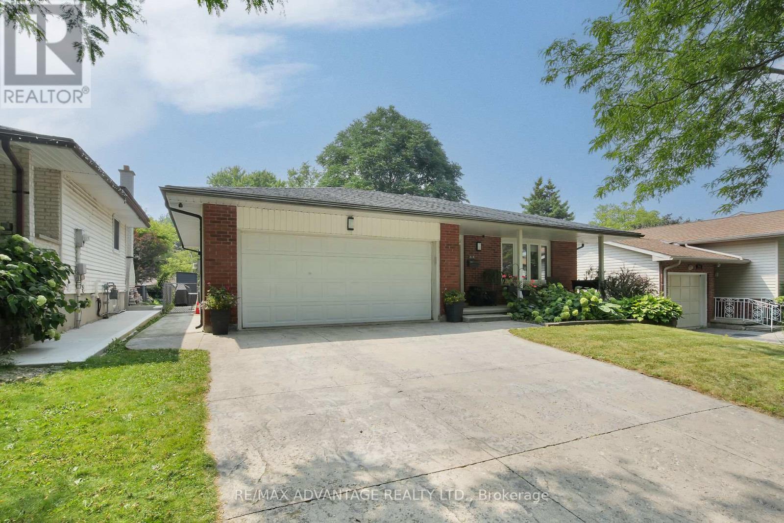 219 Highview Avenue W, London South, Ontario  N6J 4C8 - Photo 3 - X12977748