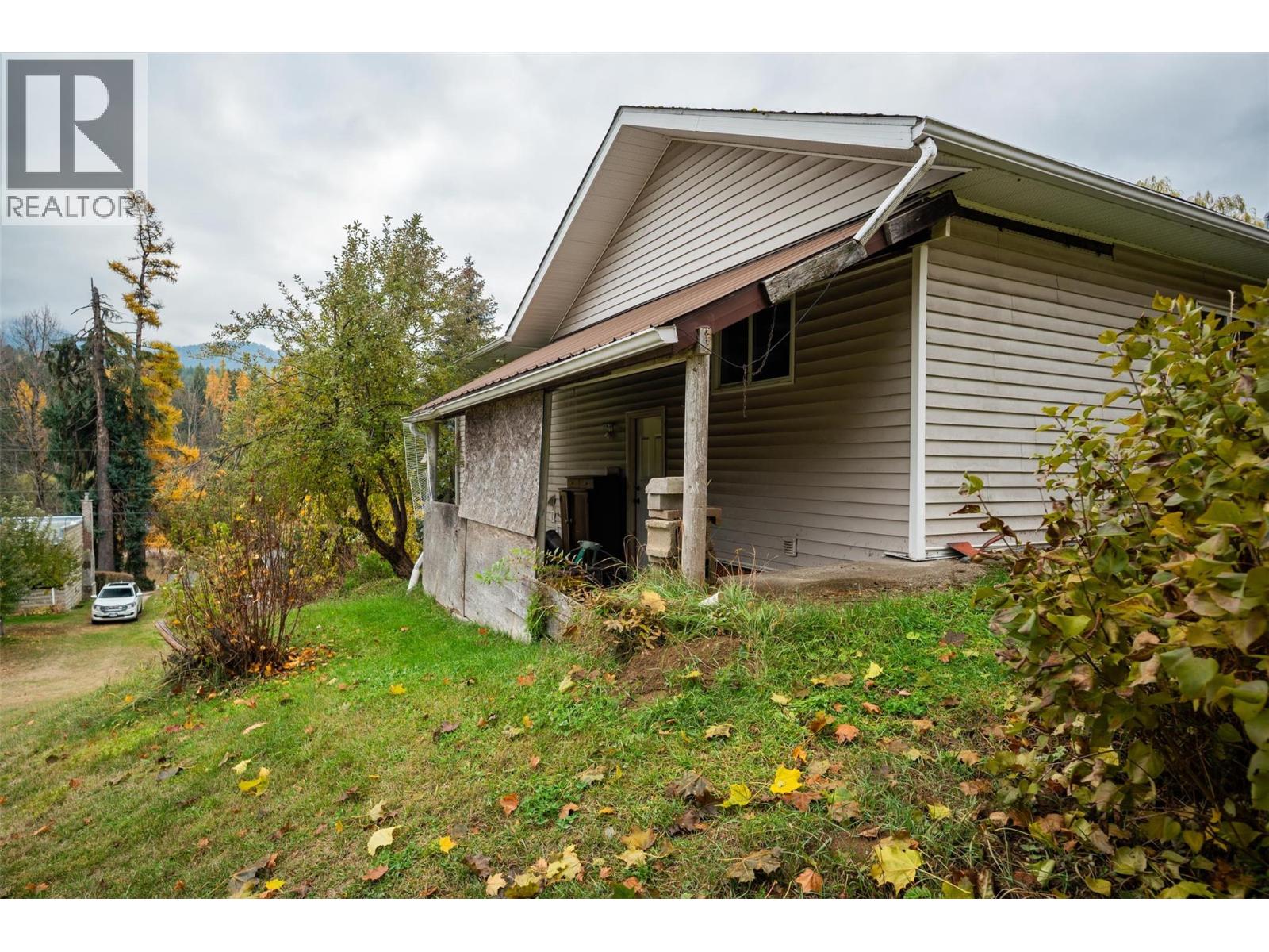 1976 Watson Lane, Fruitvale, British Columbia  V0G 1L1 - Photo 32 - 10367081