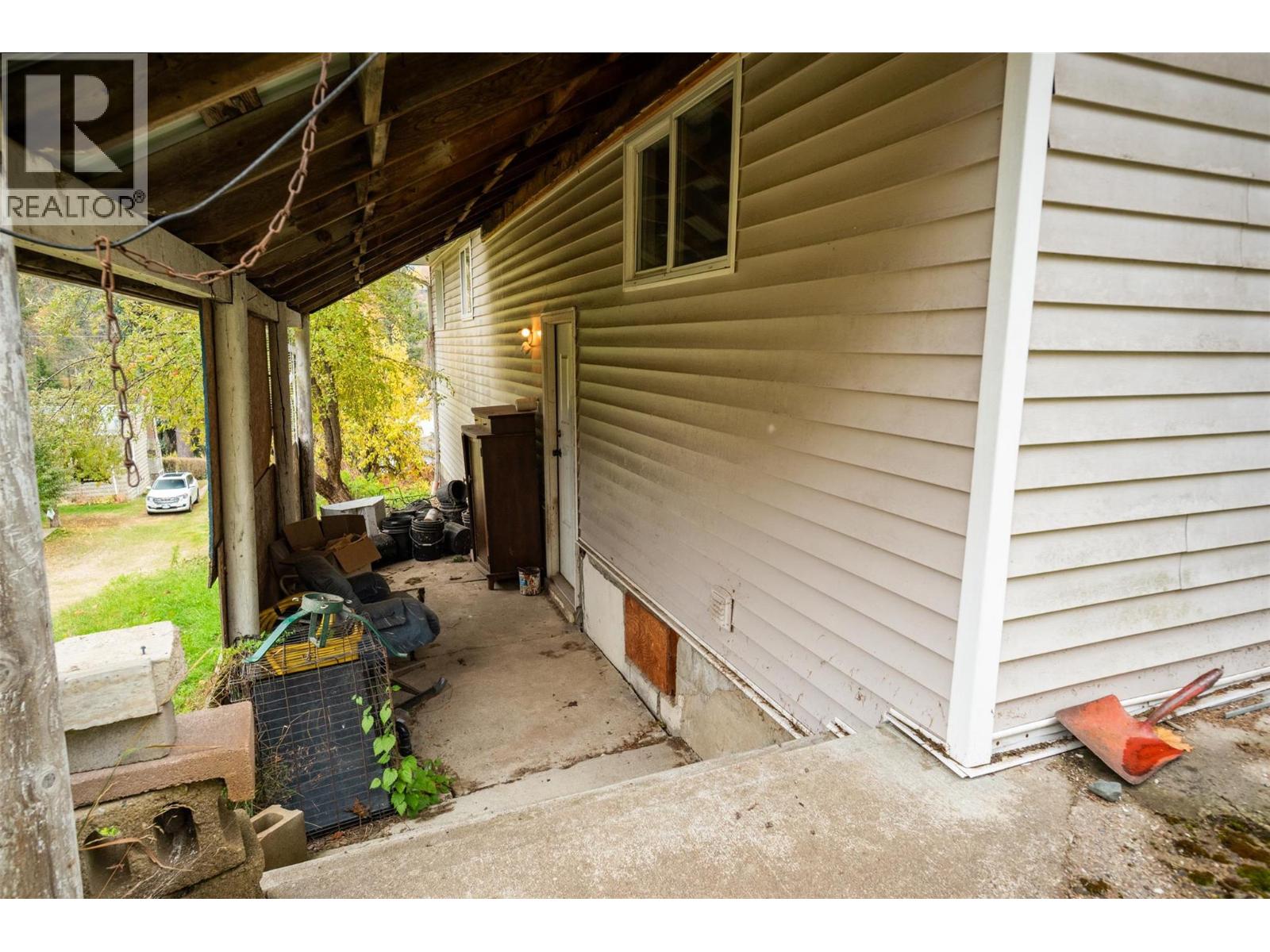 1976 Watson Lane, Fruitvale, British Columbia  V0G 1L1 - Photo 34 - 10367081