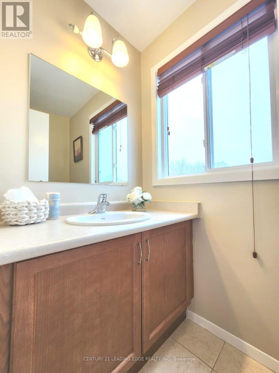 12 New Port Way, Markham, Ontario  L3T 2N2 - Photo 14 - N12983970