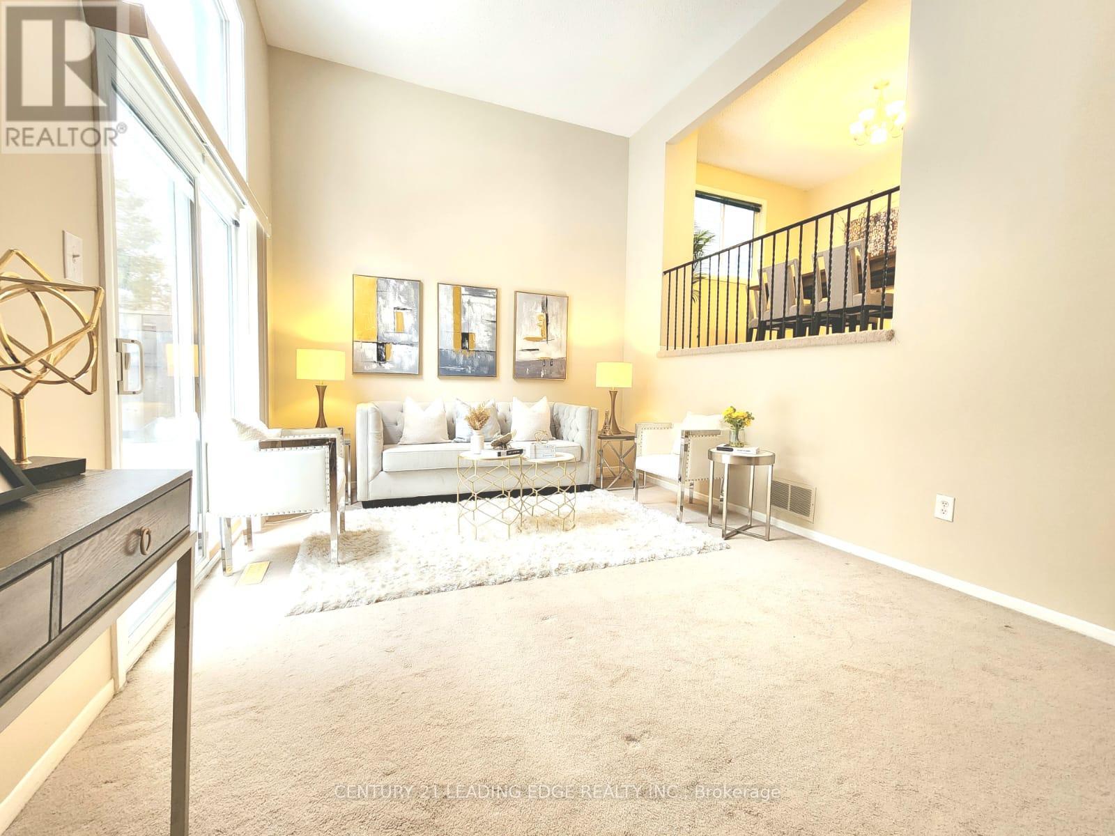 12 New Port Way, Markham, Ontario  L3T 2N2 - Photo 4 - N12983970