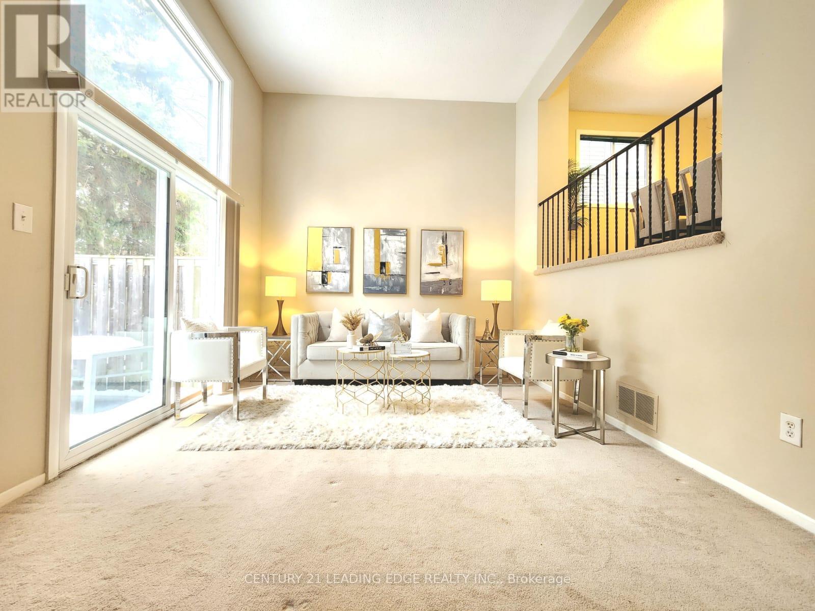 12 New Port Way, Markham, Ontario  L3T 2N2 - Photo 6 - N12983970