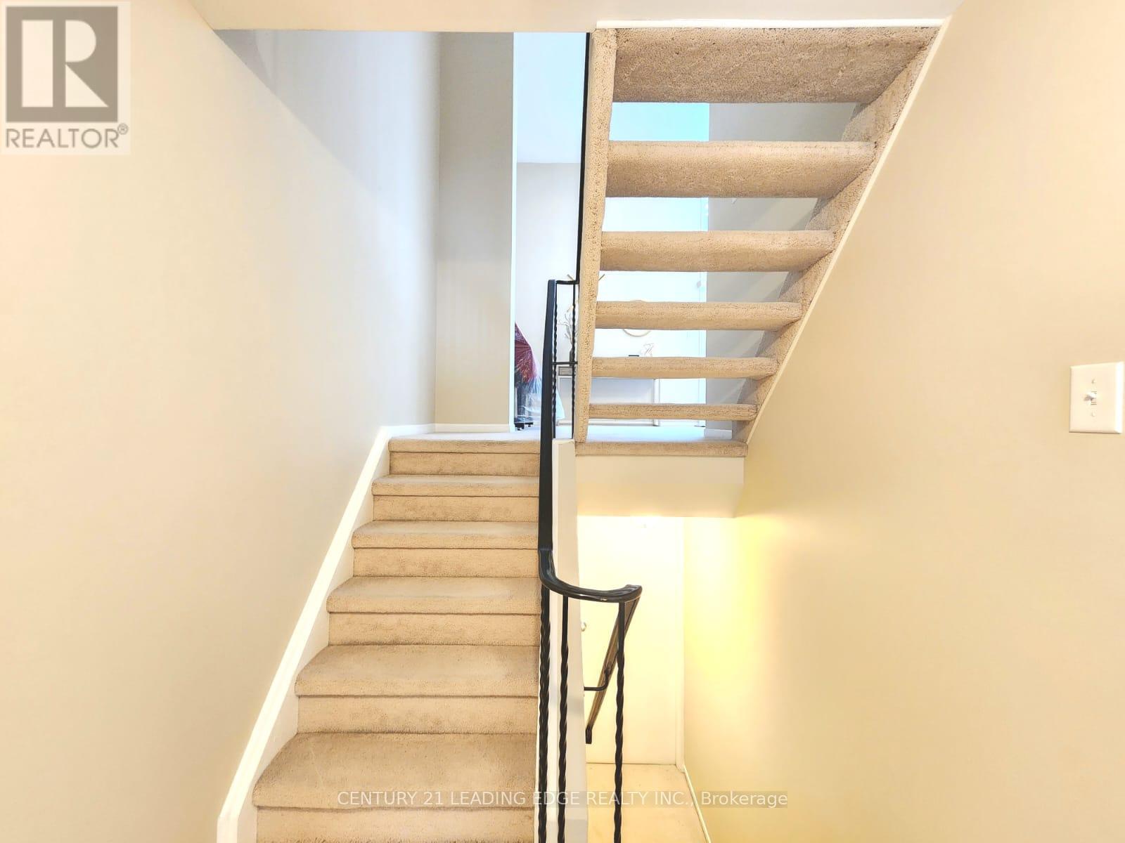 12 New Port Way, Markham, Ontario  L3T 2N2 - Photo 9 - N12983970