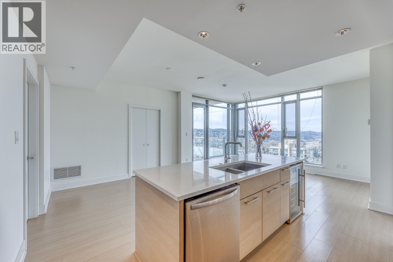 4501 1188 Pinetree Way, Coquitlam, British Columbia  V3B 0K9 - Photo 3 - R3109191