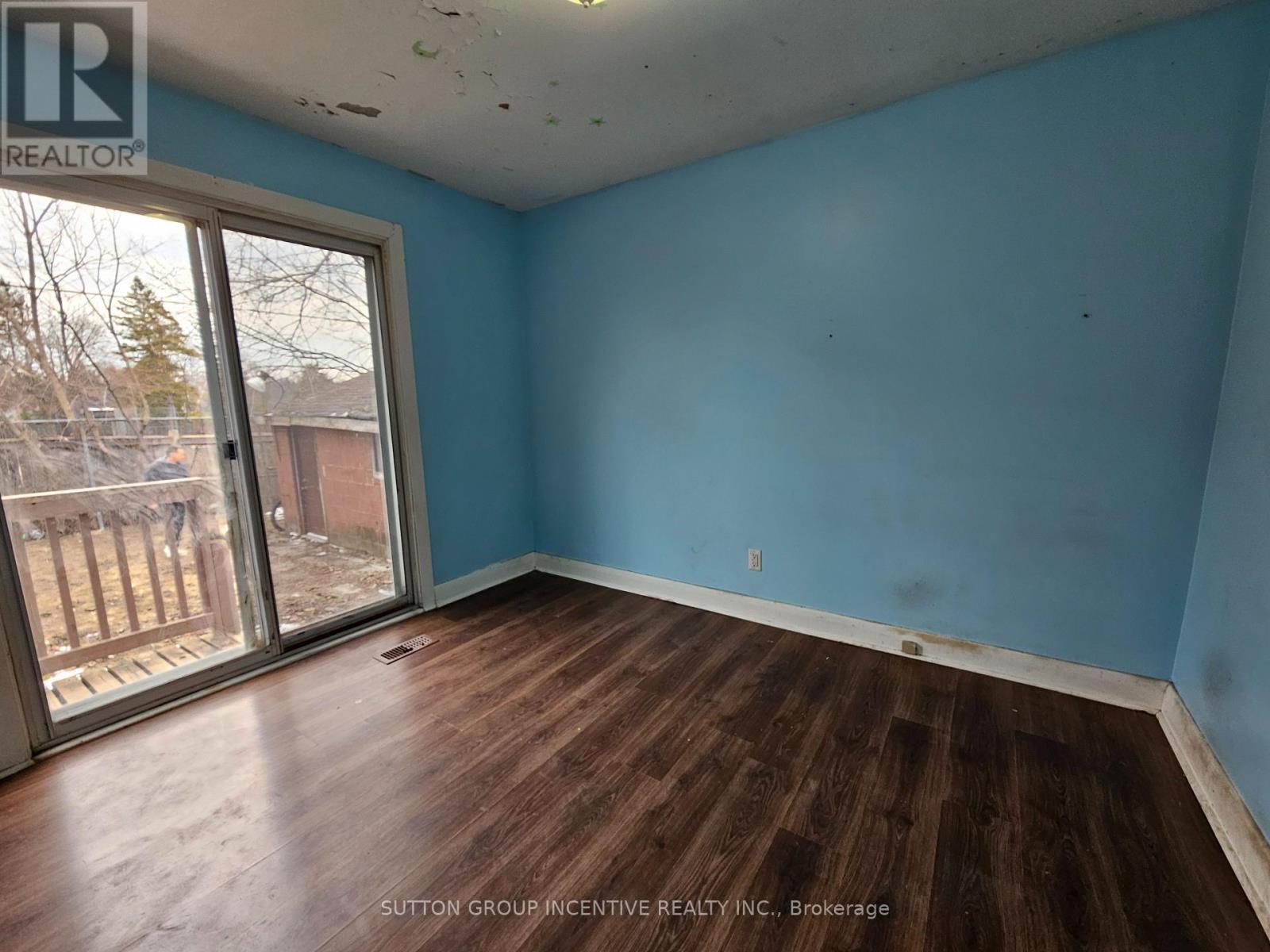 15 Newton Street, Barrie, Ontario  L4M 3N2 - Photo 15 - S12981478