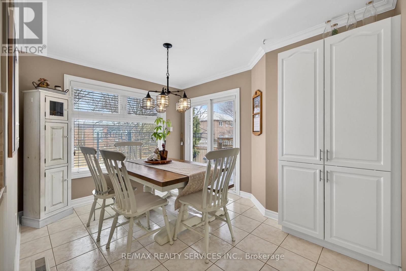 64 Gardenia Way, Caledon, Ontario  L7C 1A8 - Photo 14 - W12788310