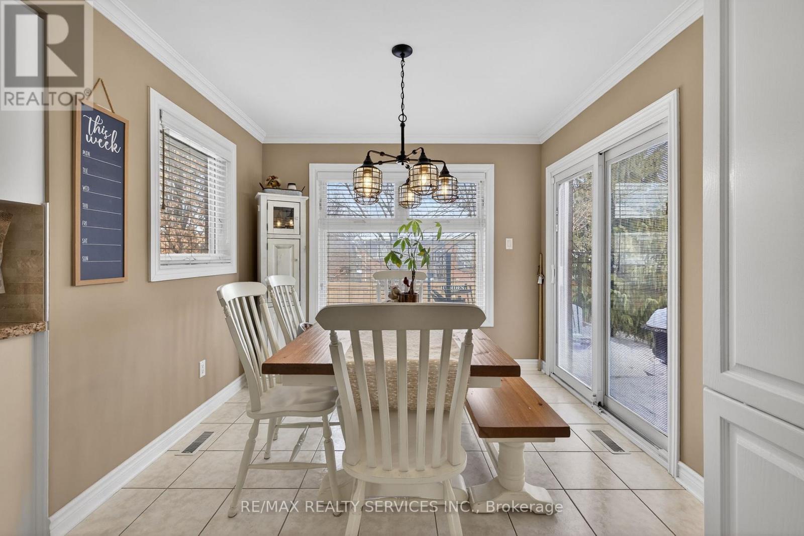 64 Gardenia Way, Caledon, Ontario  L7C 1A8 - Photo 15 - W12788310