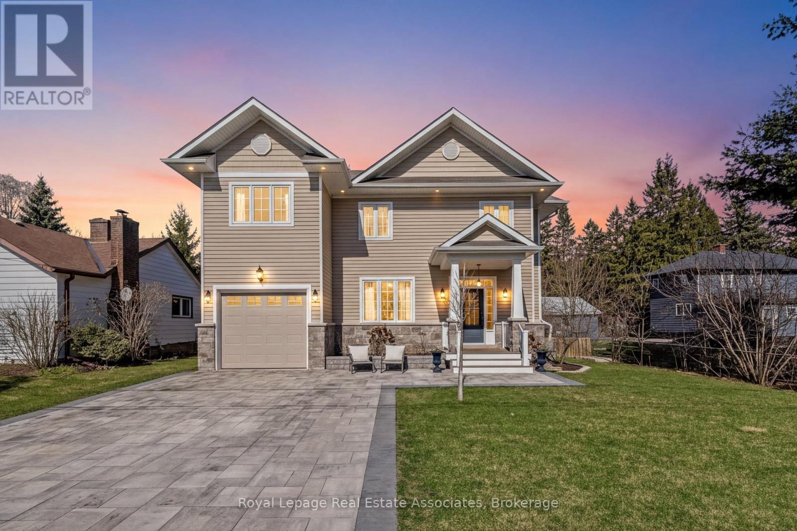 3 Beaver Street, Halton Hills, Ontario  L7G 3P4 - Photo 44 - W12970110