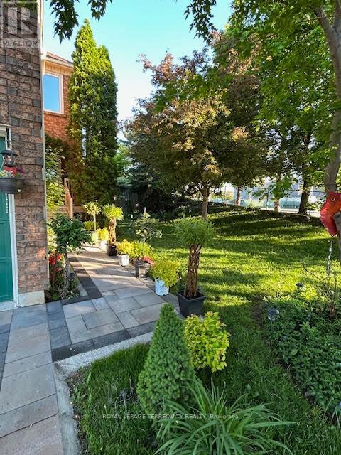 5596 Haddon Hall Road, Mississauga, Ontario  L5M 5G4 - Photo 44 - W12810162