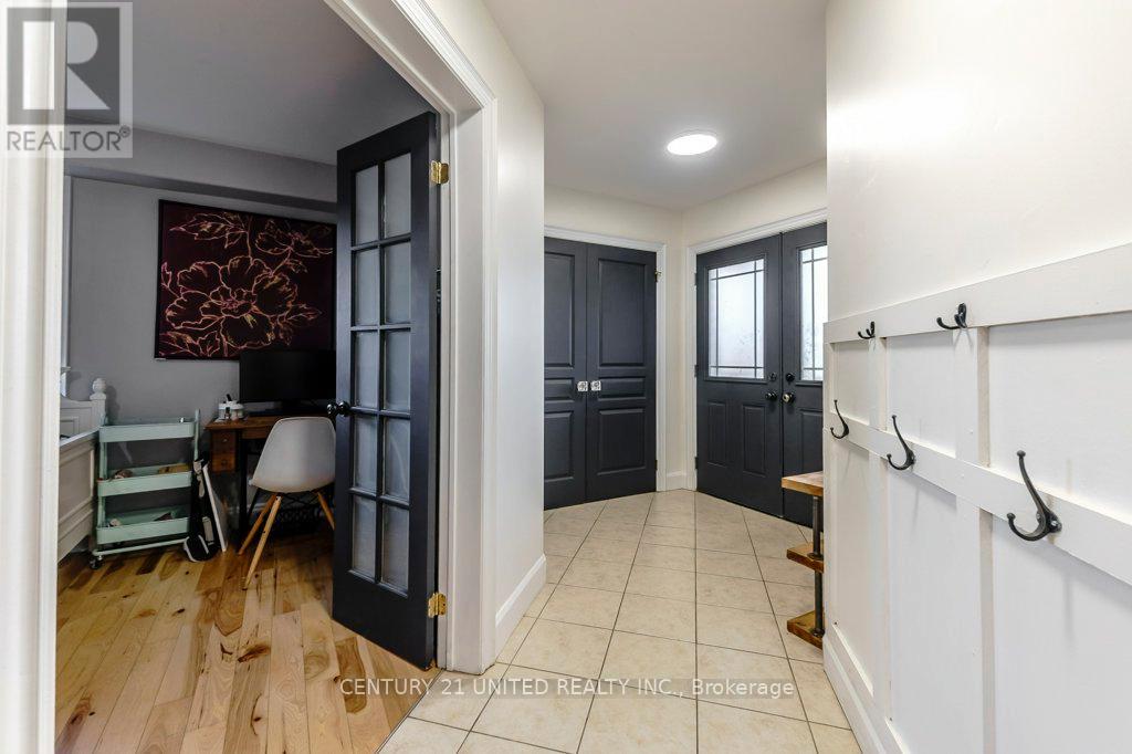 810 Hargrove Trail, Peterborough (Ashburnham Ward 4), Ontario  K9L 0B6 - Photo 4 - X12965550