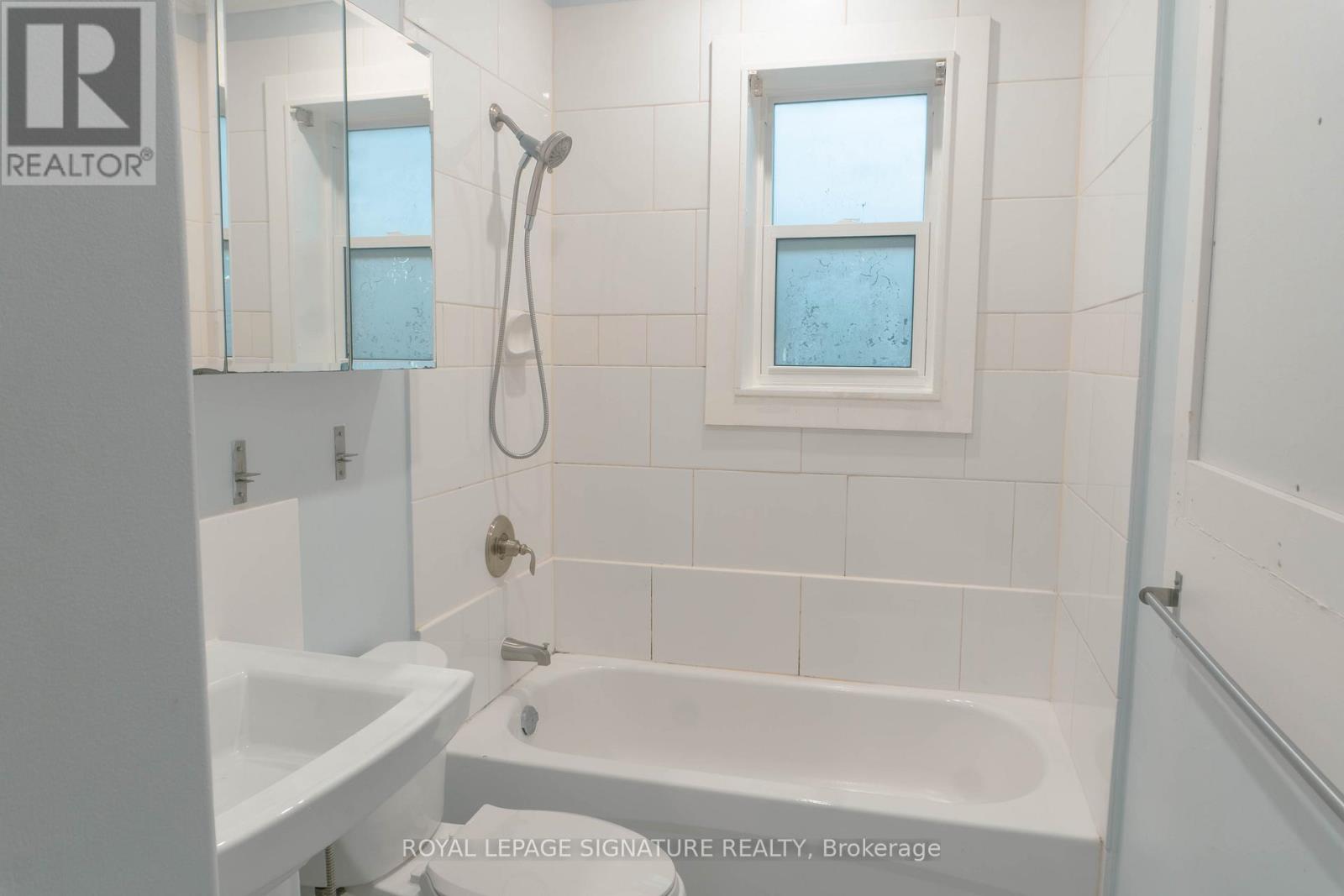 83 Hammond Road, Mississauga (Streetsville), Ontario  L5M 2A3 - Photo 12 - W12983900