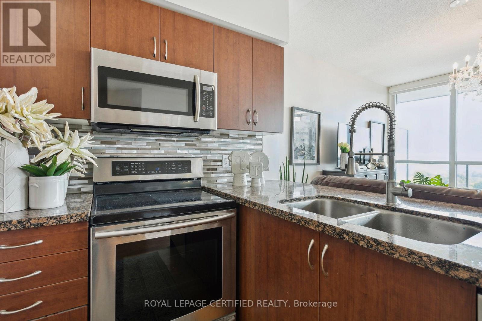 1208 - 2240 Lakeshore Boulevard W, Toronto, Ontario M8V 0B1 - Photo 10 - W12983944