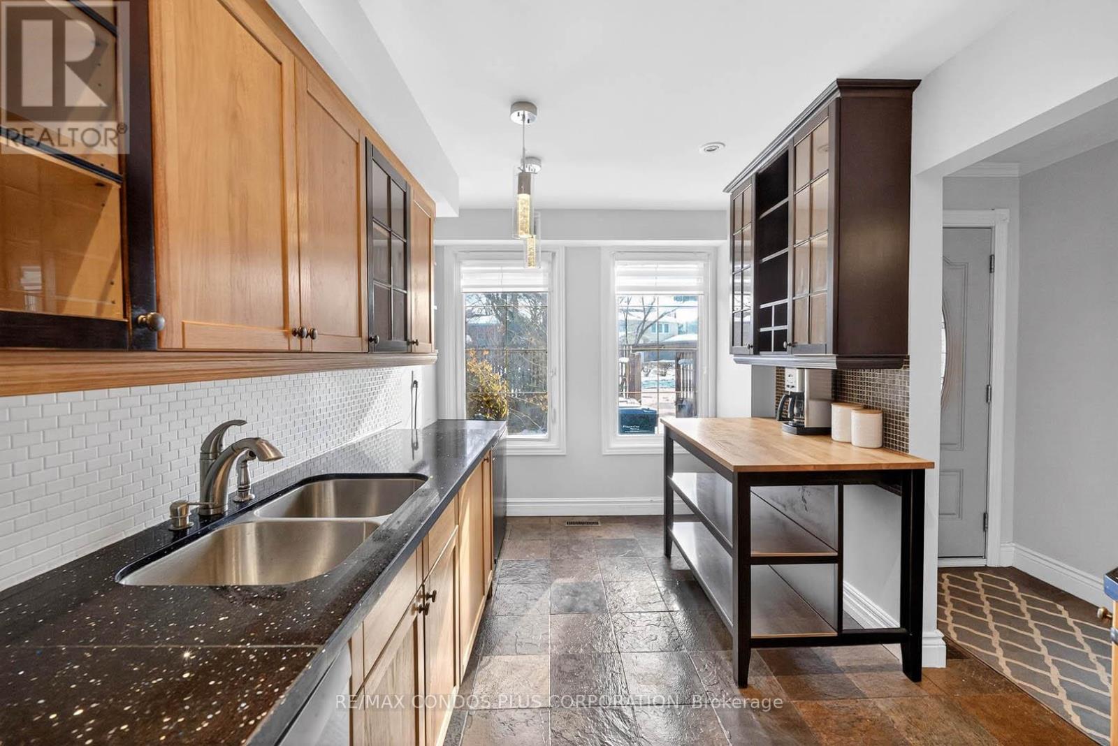 6956 Cadiz Crescent, Mississauga, Ontario  L5N 1Y4 - Photo 11 - W12983946