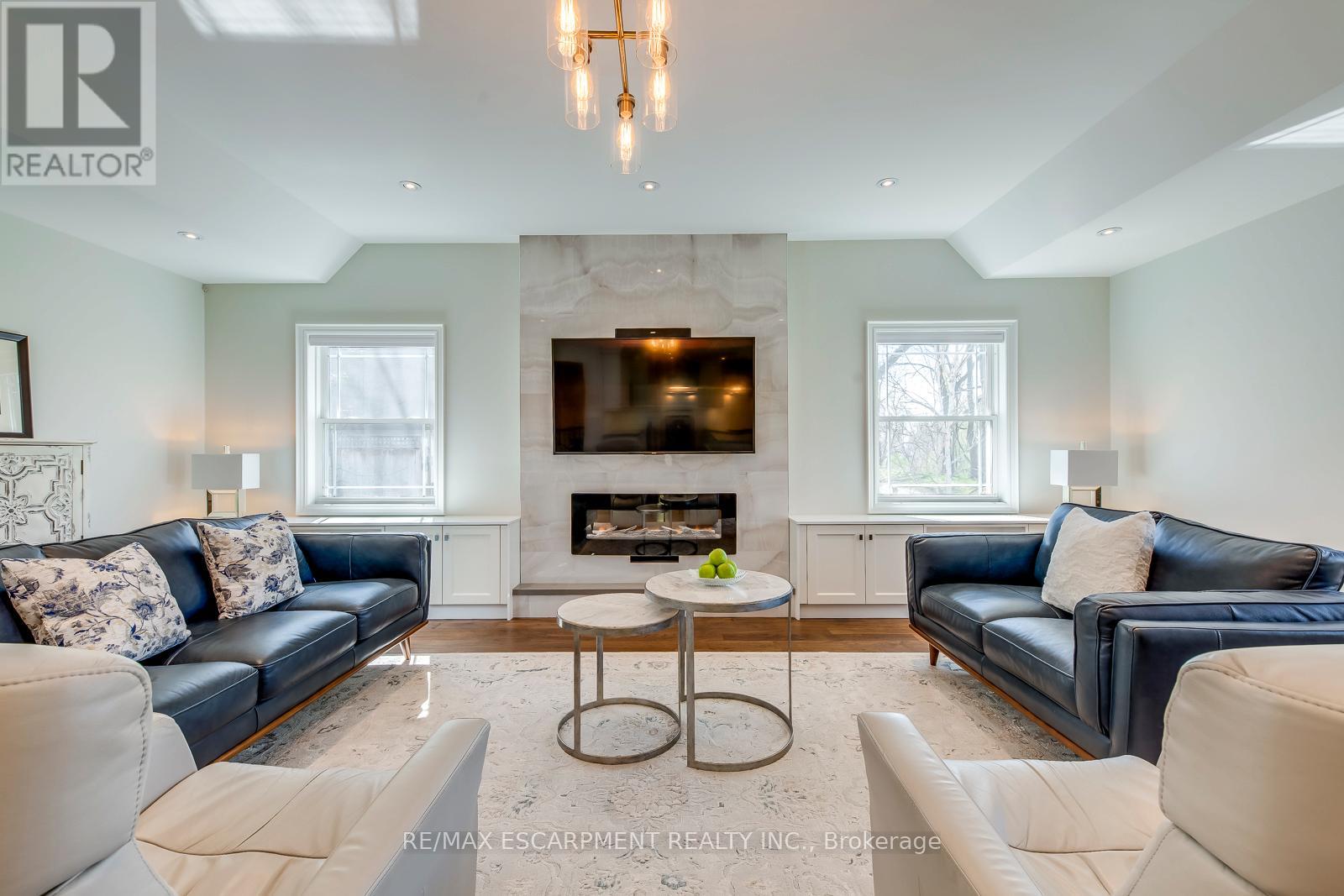 4306 Lakeshore Road, Burlington, Ontario  L7L 1A8 - Photo 9 - W12983948