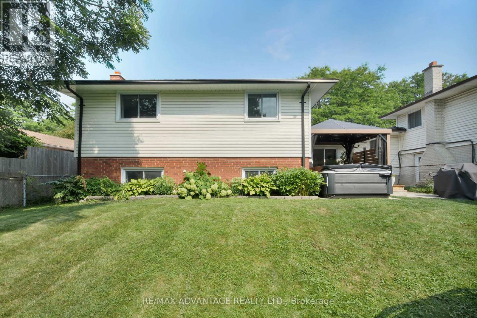219 Highview Avenue W, London South, Ontario  N6J 4C8 - Photo 46 - X12977748