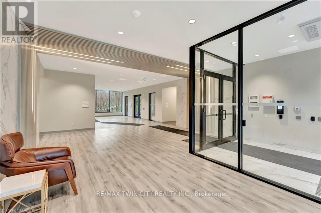 516 - 107 Roger Street, Waterloo, Ontario  N2J 0G3 - Photo 3 - X12983870