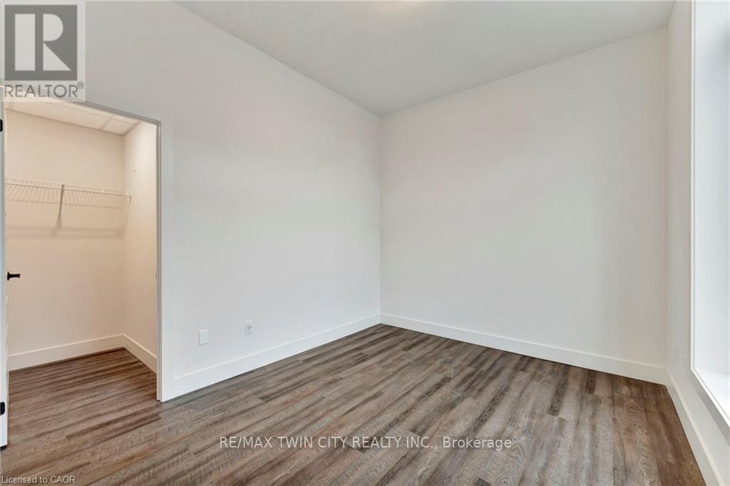 101 - 107 Roger Street, Waterloo, Ontario  N2J 1A4 - Photo 14 - X12983876